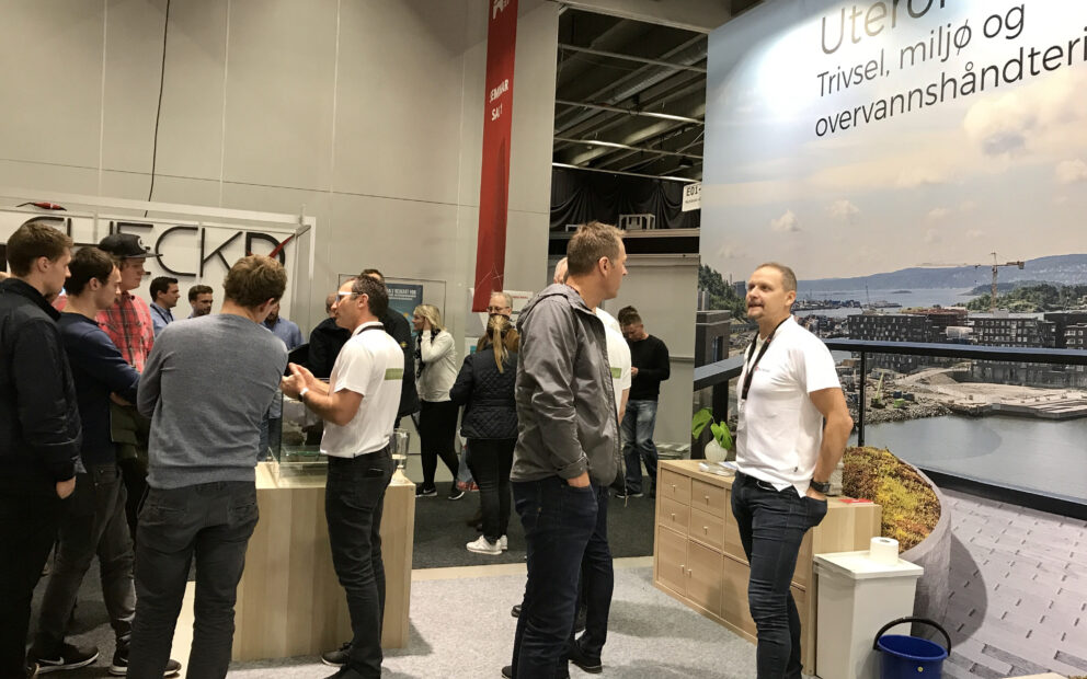 Plaza lett tak bygg reis deg messe 7