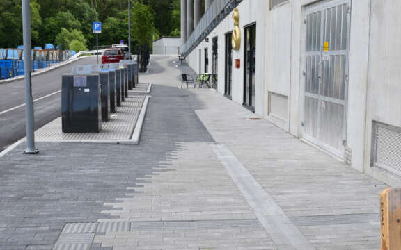 Renneheller integrert i dekke av Gangbaneheller