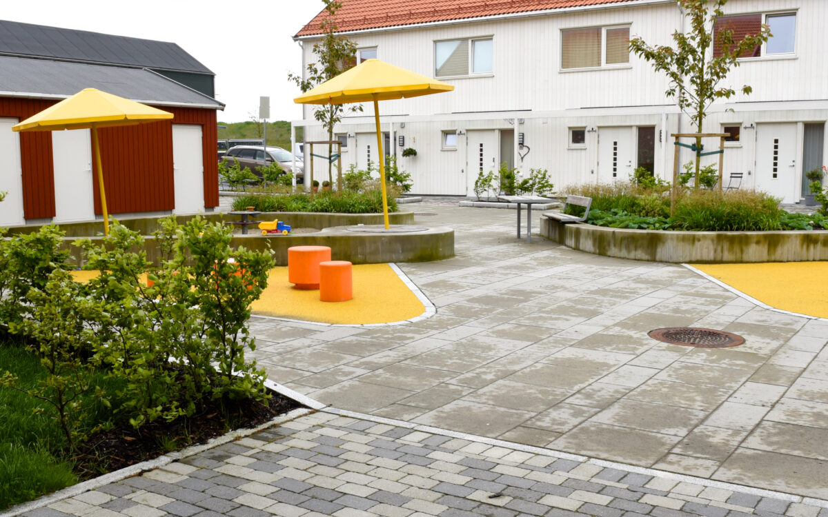 Trivelig bomiljø med belegningsstein og heller 14