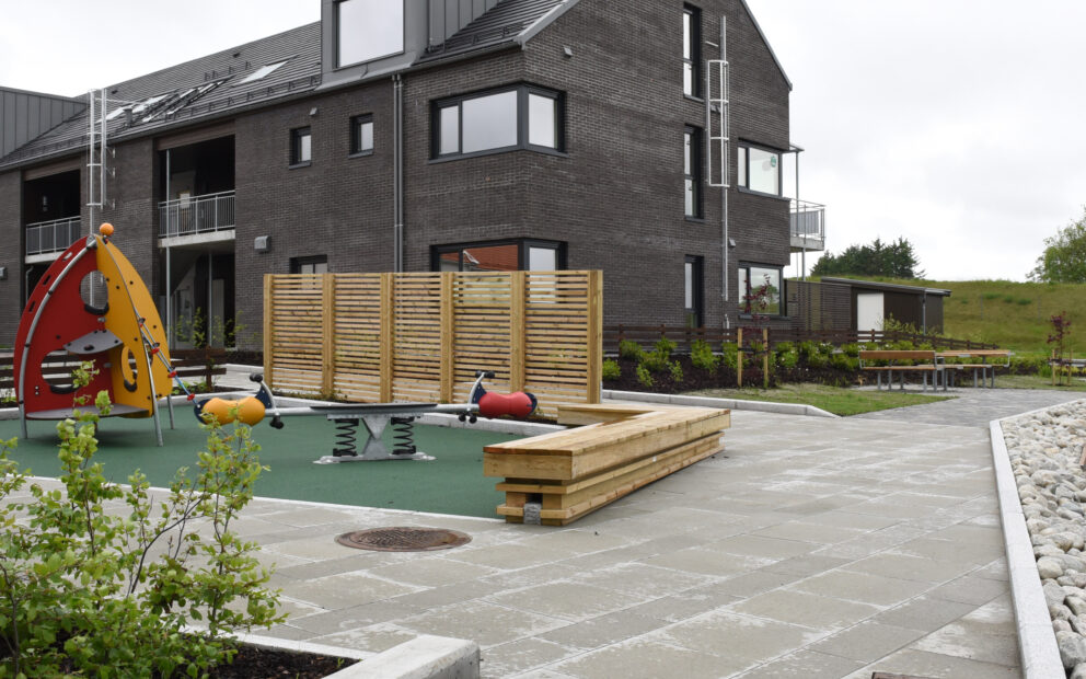 Trivelig bomiljø med belegningsstein og heller 9