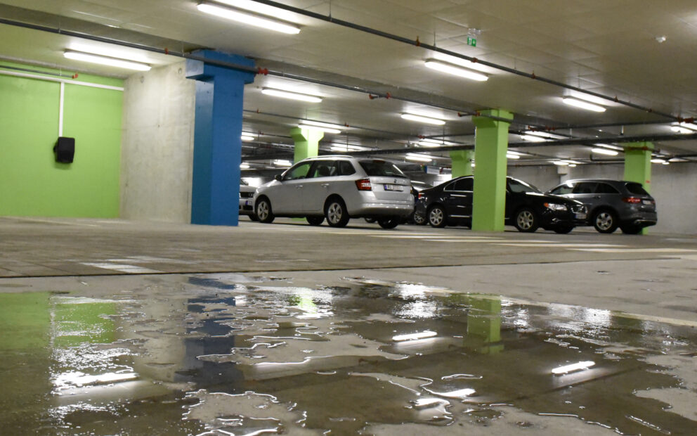 Plaza drensstein i parkeringshallen i Lurabyen 3