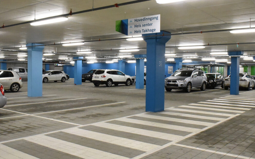 Plaza drensstein i parkeringshallen i Lurabyen 6