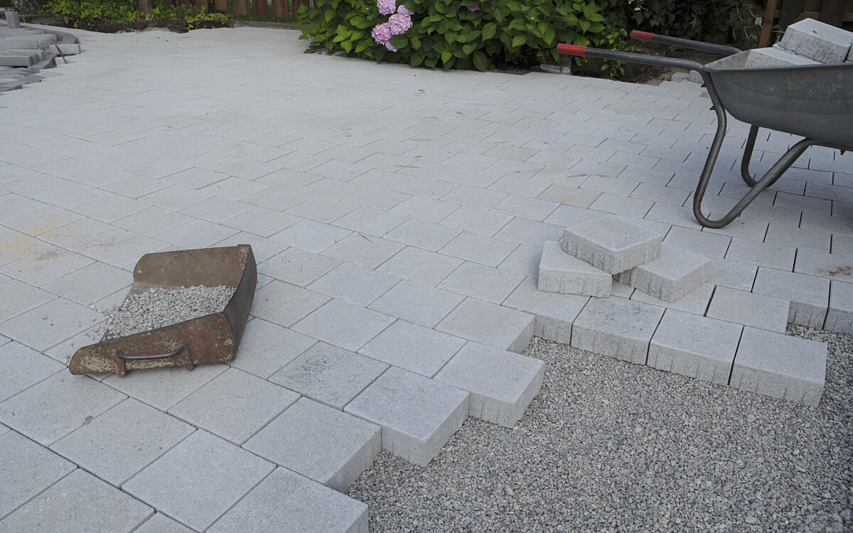 Gårdsplass under drenering med permeabelt dekke 1