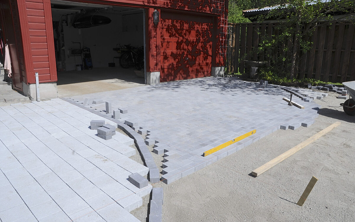 Gårdsplass under drenering med permeabelt dekke 2