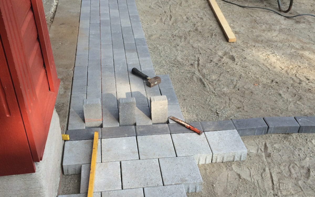 Gårdsplass under drenering med permeabelt dekke hk