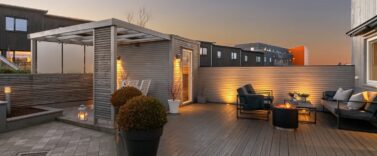 Kveldsstemning med heller i hagen 1