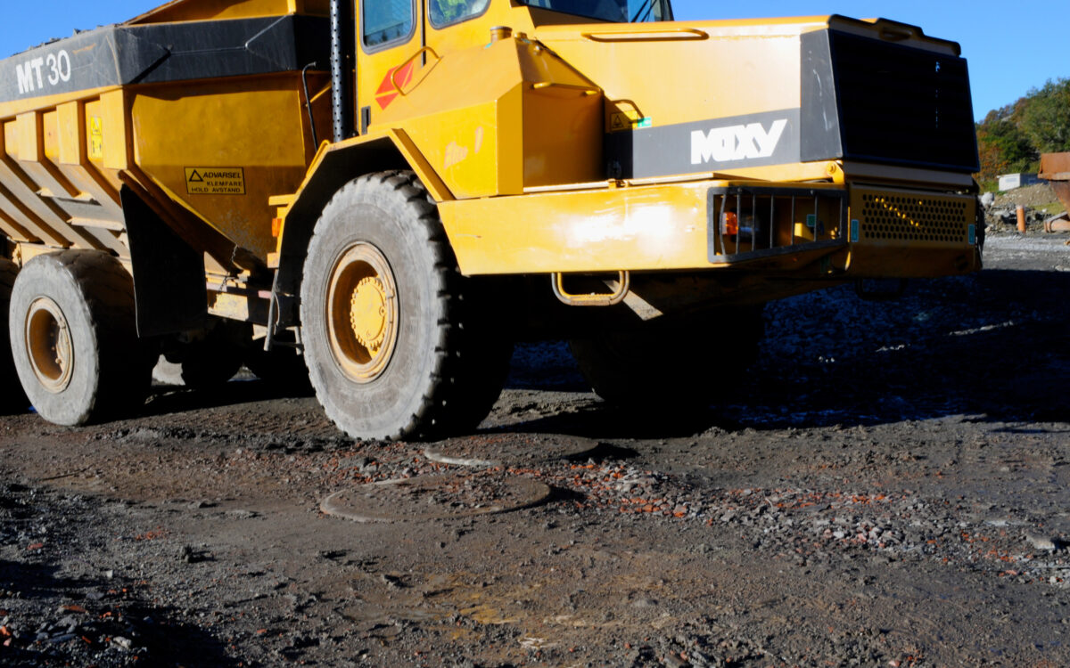 Dumper over kum ill foto