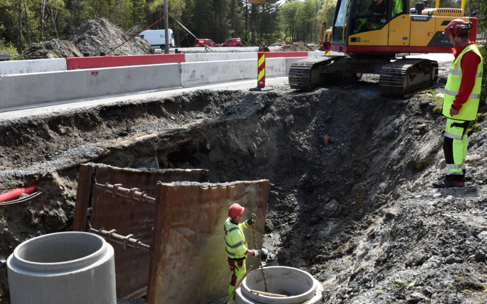 Vegarbeid rør Risa Sola 2