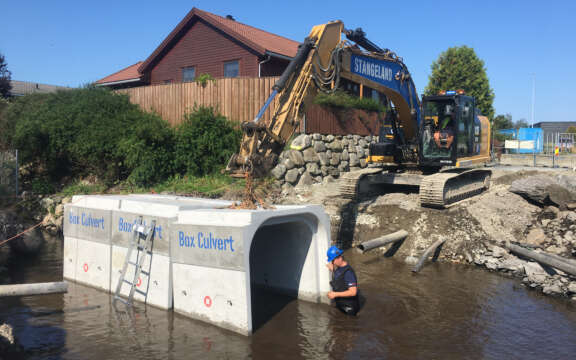 Box Culvert montasje i elv